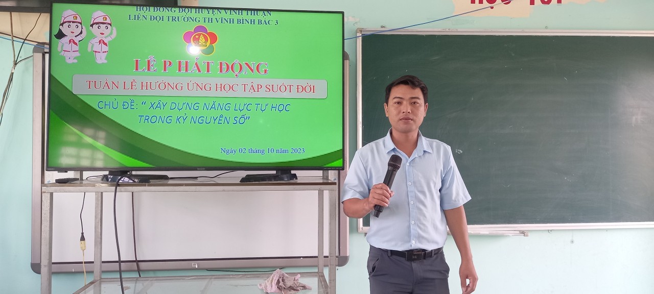 Thầy Nguyễn Việt Khởi - TPT Đội trường TH Vĩnh Bình Bắc 3