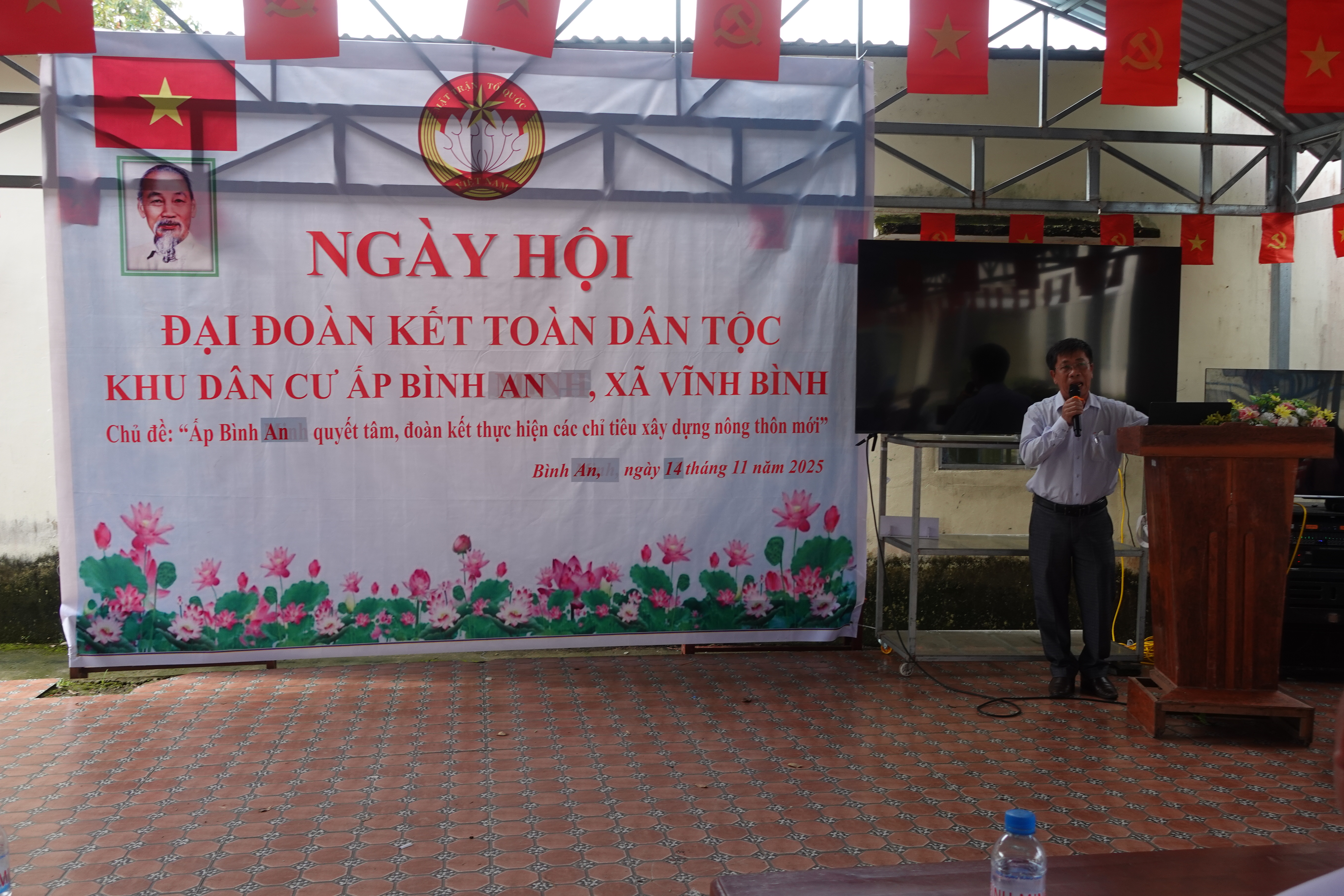 Ông: Nguyễn Văn Thoàn, Bí thư Đảng ủy xã lên phát biểu chỉ đạo