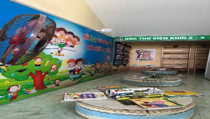 Góc đọc sách tại trường Tiểu học Vĩnh Bình Bắc 3