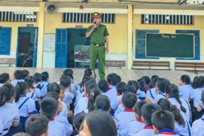 BÀI VIẾT AN TOÀN GIAO THÔNG, HÚT THUỐC LÁ ĐIỆN TỬ